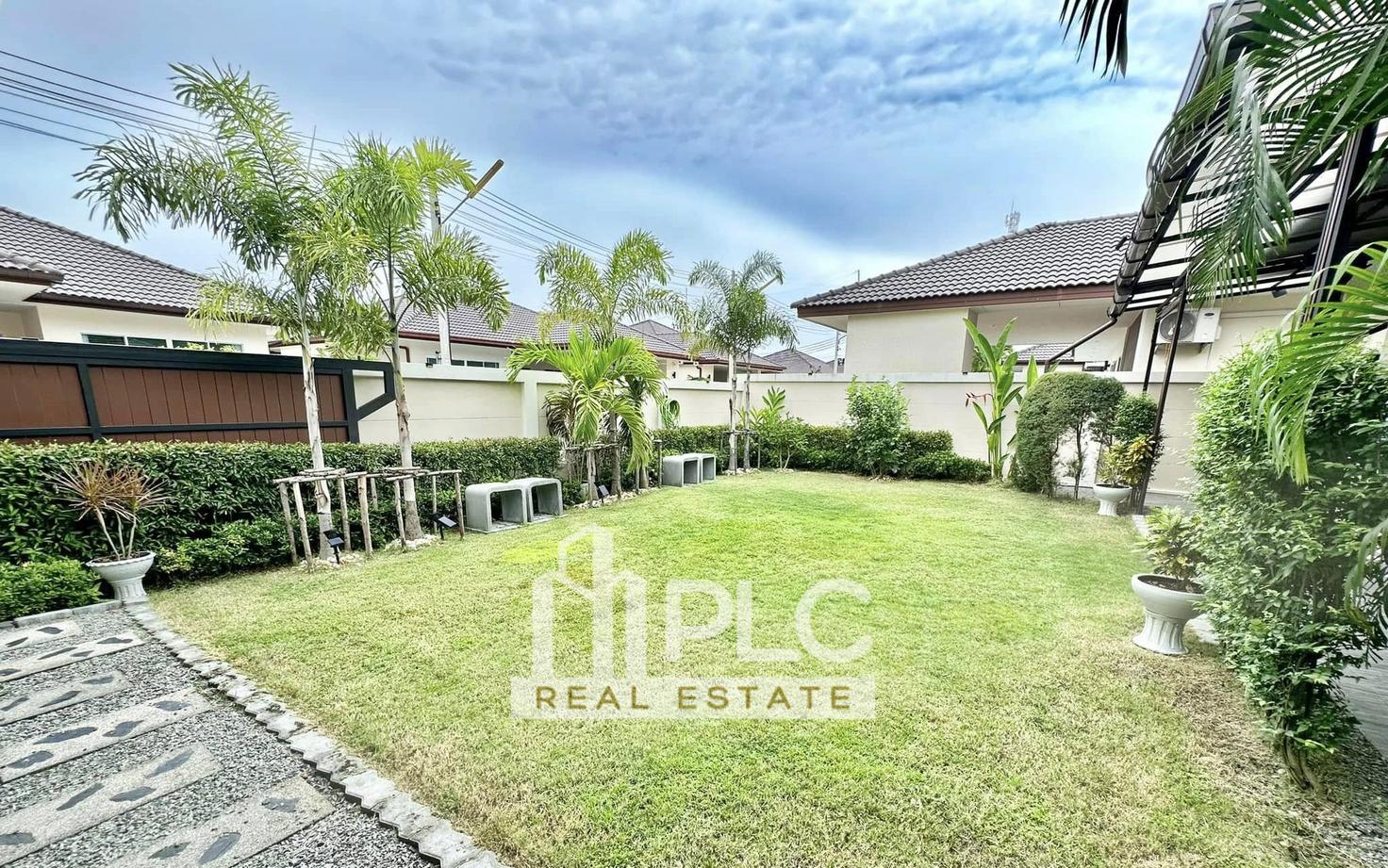รูป Pool Villa in Huay Yai 6 Beds for Rent - รูปที่ 2/17