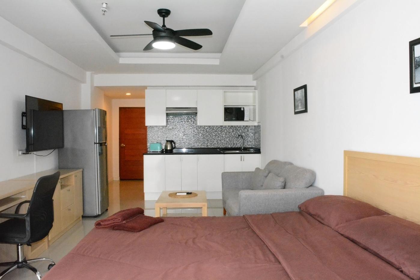 รูป Studio Condo for Sale at Jomtien Beach Condominium in Pattaya - รูปที่ 7/14