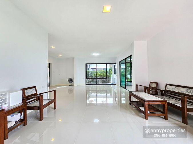 รูป 🏠 บ้านเดี่ยวหลังใหญ่ 6 ห้องนอน – ตอบโจทย์ทั้งอยู่อาศัยและ work from home - รูปที่ 10/42