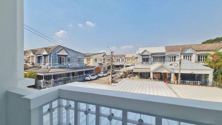 รูป บ้านเดี่ยวบุศรินทร์ วงแหวนรัตนาธิเบศน์ บ้านพร้อมให้คุณออกไอเดียได้ตามใจ - รูปที่ 14/18