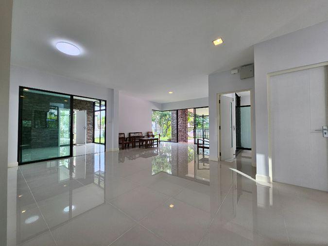 รูป 🏠 บ้านเดี่ยวหลังใหญ่ 6 ห้องนอน – ตอบโจทย์ทั้งอยู่อาศัยและ work from home - รูปที่ 9/42
