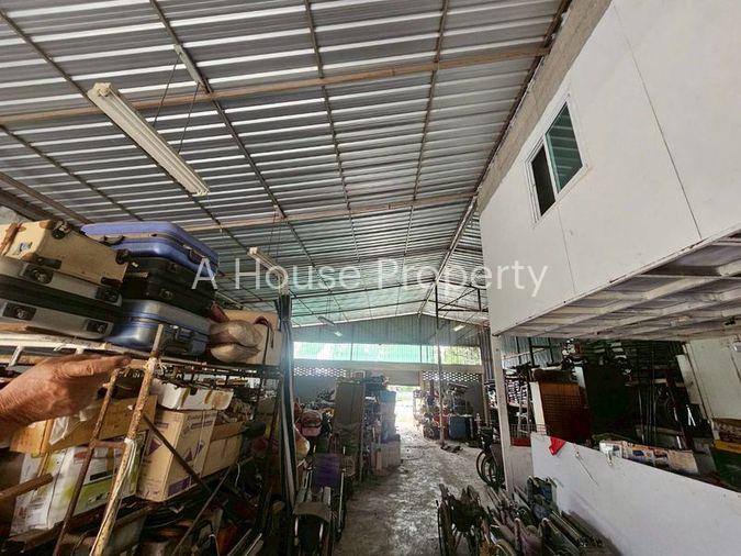 รูป ให้เช่าโกดังทำเลทอง ศรีราชา ติดถนนใหญ่ เข้า-ออกง่าย - รูปที่ 9/13