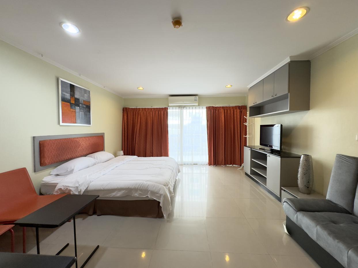 รูป 1 Bedroom Condo for Sale at Platinum Suites in Thepprasit Pattaya - รูปที่ 1/19