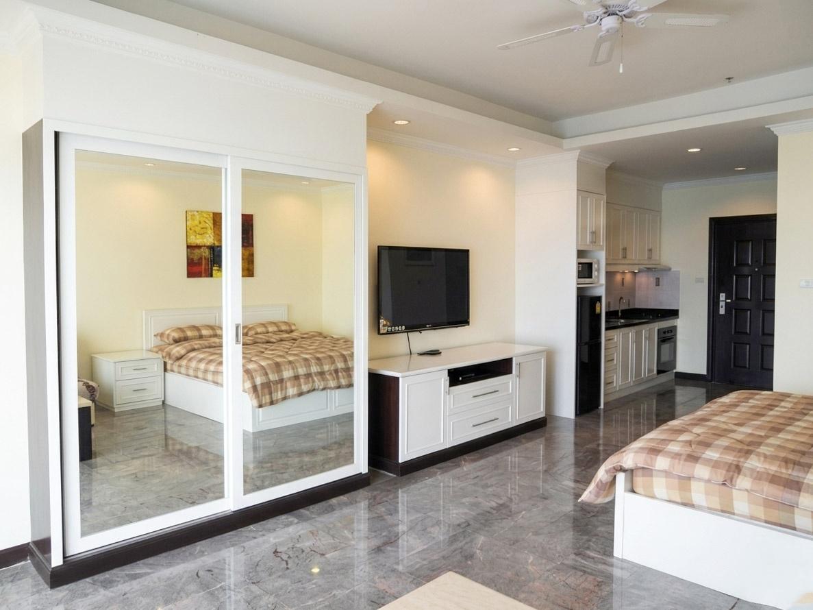 picture Luxury Studio Condo for Sale in Jomtien Pattaya at View Talay 8 - 2/12