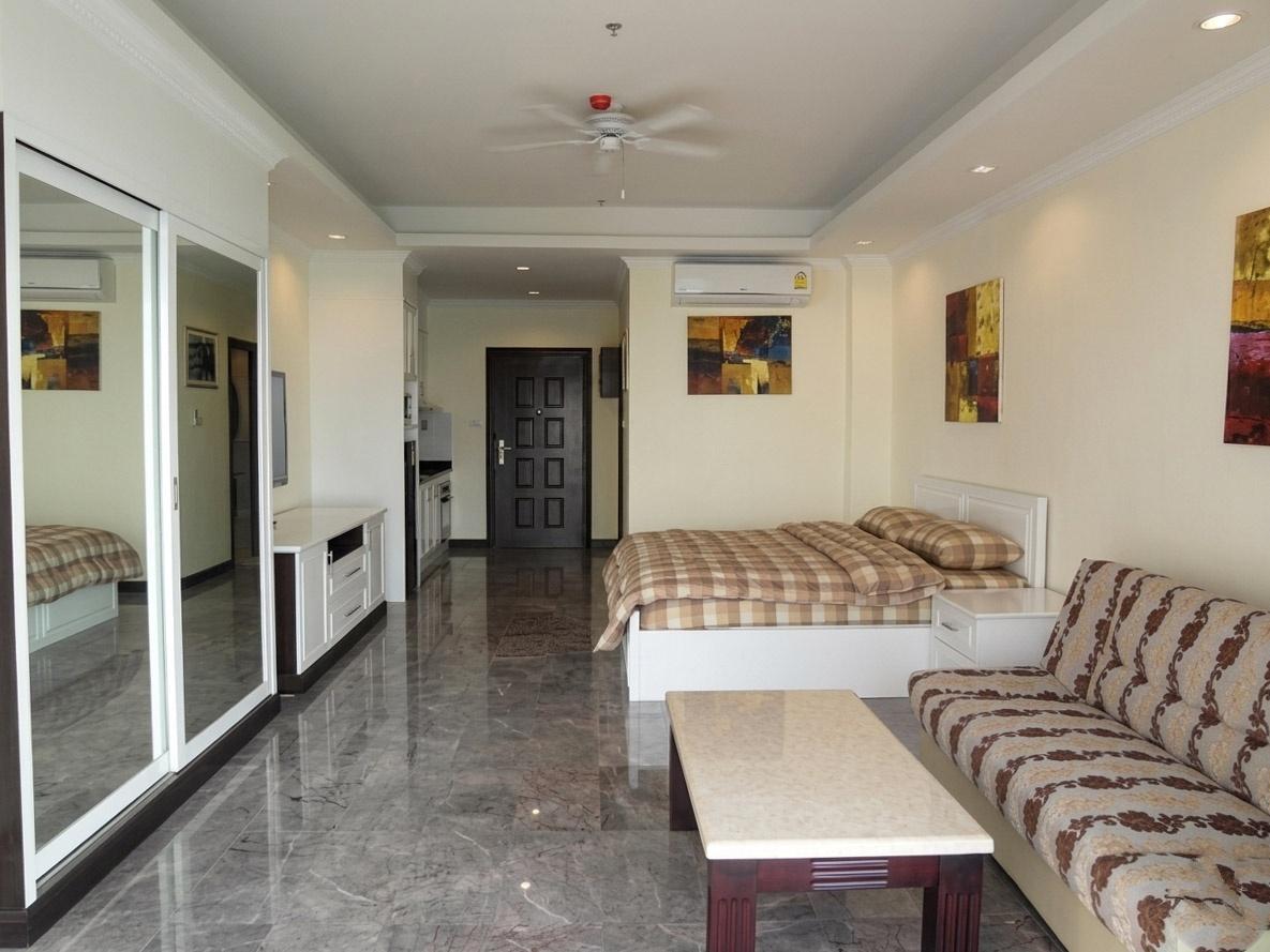 picture Luxury Studio Condo for Sale in Jomtien Pattaya at View Talay 8 - 1/12