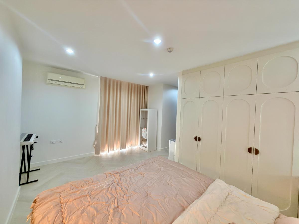 picture  Apple Sukhumvit – Bearing For Sale - 10/18