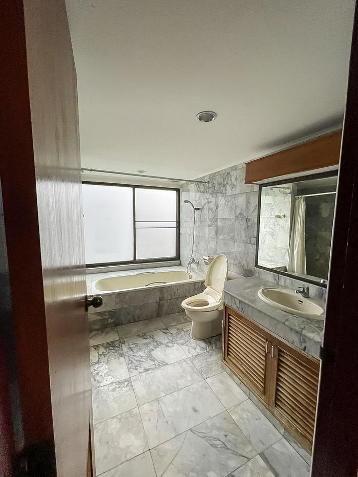 picture Golf View Condo Home Spacious for Sale with Golf Course View - 7/9