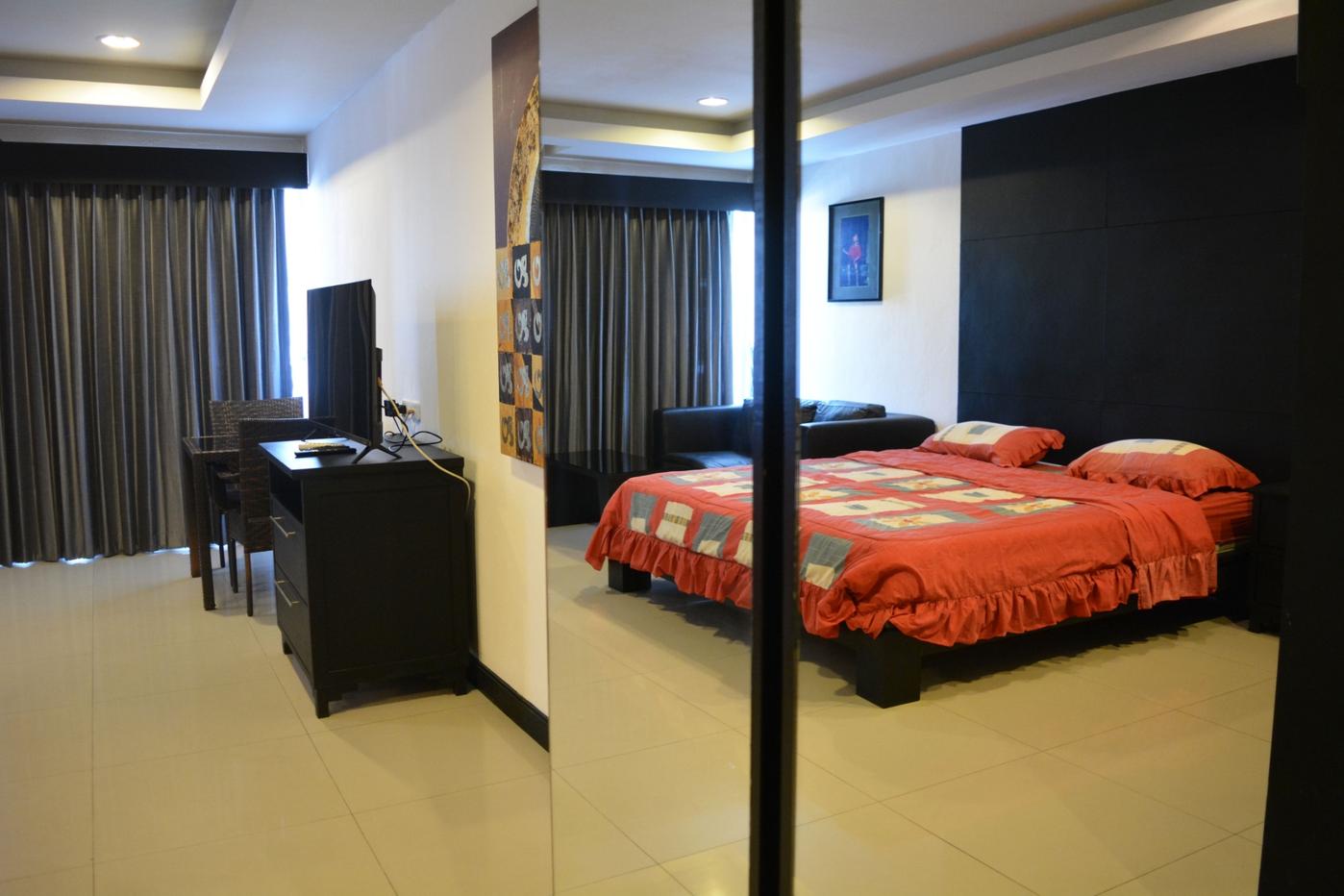 รูป 1 Bedroom Condo for Rent at Platinum Suites in Thepprasit Pattaya - รูปที่ 1/18