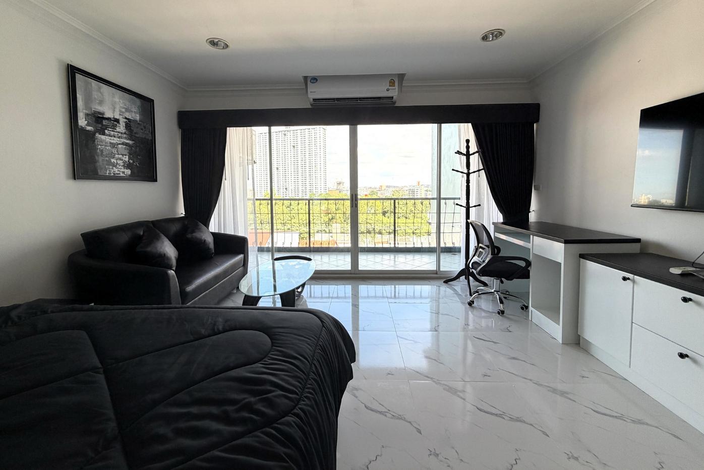 รูป 1 Bedroom Condo for Sale at Platinum Suites in Thepprasit Pattaya - รูปที่ 2/19