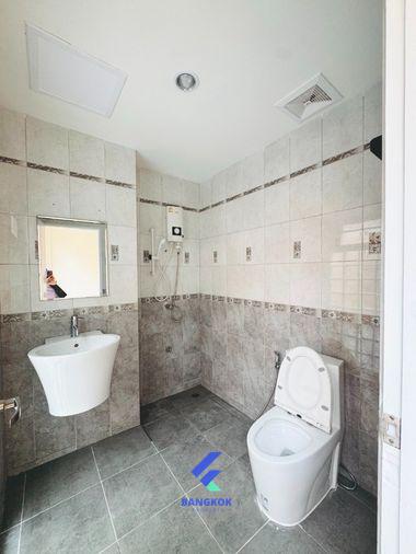 picture 🏠💫 Townhome for Rent 3 Storey Fully Renovated with Spacious Kitchen Prime Location Ekkamai Expressway 💫🏠 - 20/20