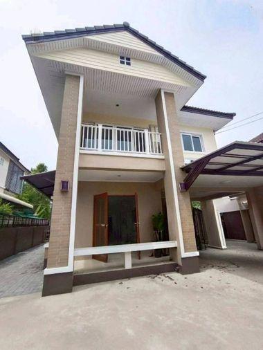 รูป บ้านเดี่ยวให้เช่า ✨ Sammakorn Rama 5 – Nakorn-In ✨ 4 ห้องนอน 3 ห้องน้ำ เฟอร์นิเจอร์ และ เครื่องใช้ไฟฟ้าครบ - รูปที่ 2/13