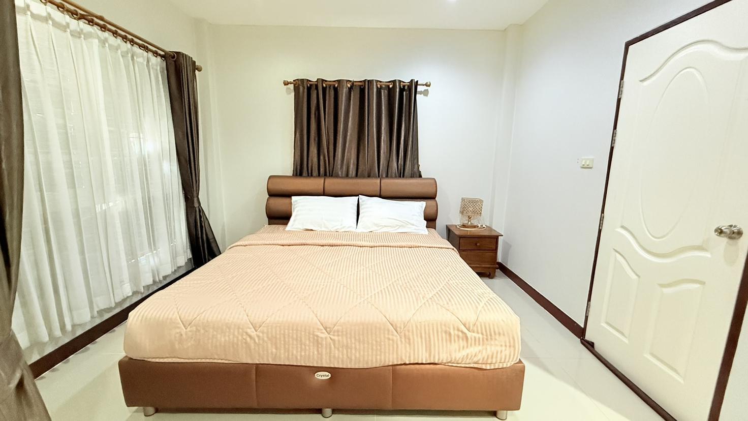 รูป 3 Bedroom Townhouse for Sale East Pattaya - รูปที่ 8/13