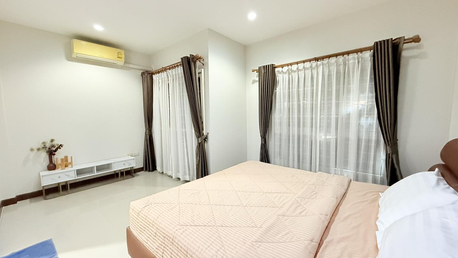 รูป 3 Bedroom Townhouse for Sale East Pattaya - รูปที่ 9/13