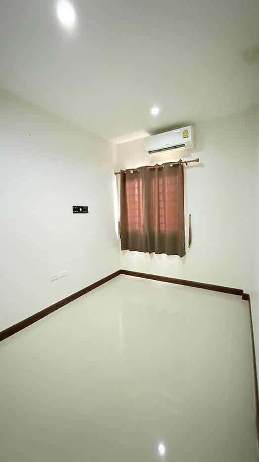 รูป 3 Bedroom Townhouse for Sale East Pattaya - รูปที่ 11/13