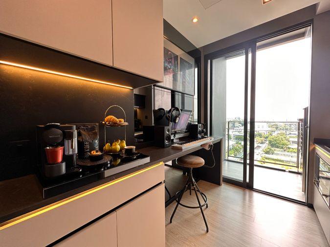 picture 🔥Hot Deal🔥 Exclusive Unit from Developer 𝐓𝐡𝐞 𝐑𝐨𝐨𝐦 Sukhumvit 38 1 bedroom in the middle of Sukhumvit, only 7.5 million baht* - 10/14