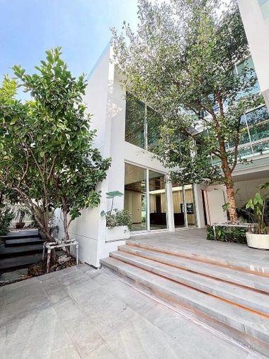 รูป ให้เช่าบ้านเดี่ยว  📍 Vive Ekkamai Ramintra   📍 ขนาด 801 ตรม ราคาเช่า  400,000/ month  - รูปที่ 2/15