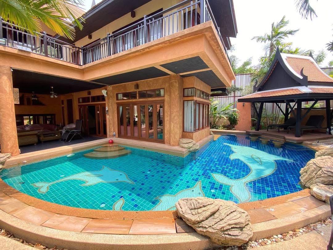 รูป 4 Bedroom Pool Villa for Sale Na Jomtien - รูปที่ 1/11
