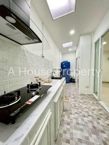 picture Bargain! Beautiful townhome at The Central 2 Village, Sriracha. move in Ready immediately. - 6/17