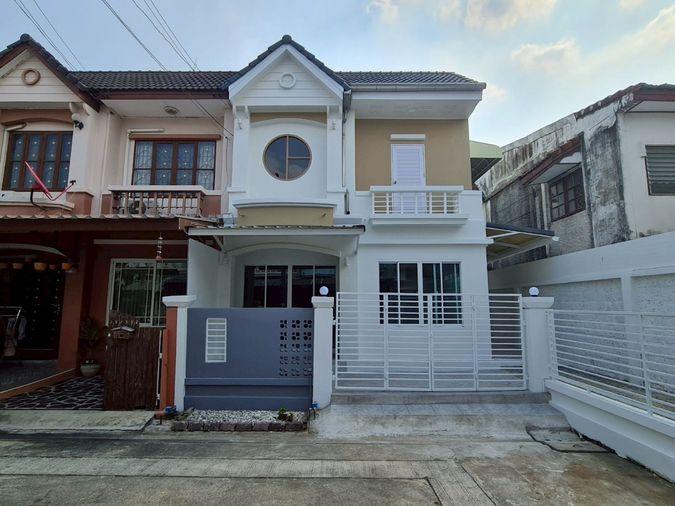 รูป ขายทาวน์เฮาส์ หลังมุม หมู่บ้านบุศรินทร์ รามอินทรา109 บ้านรีโนเวทใหม่ พร้อมเข้าอยู่ (N.2071) - รูปที่ 1/10