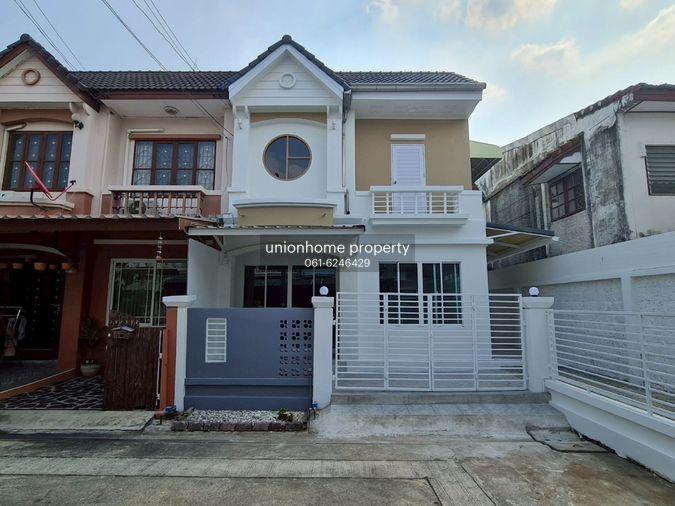 รูป ขายทาวน์เฮาส์ หลังมุม หมู่บ้านบุศรินทร์ รามอินทรา109 บ้านรีโนเวทใหม่ พร้อมเข้าอยู่ (N.2071) - รูปที่ 1/10