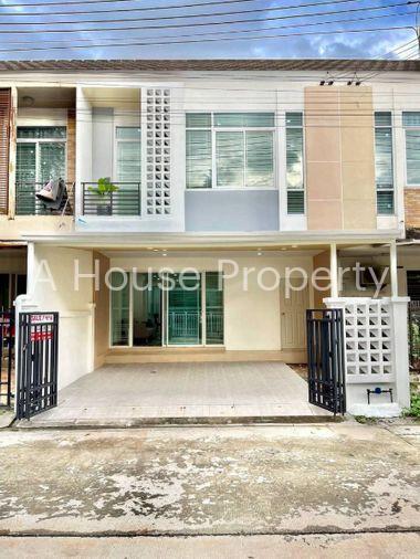 picture Bargain! Beautiful townhome at The Central 2 Village, Sriracha. move in Ready immediately. - 1/17