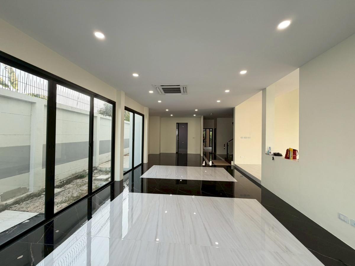 รูป บ้านเดี่ยวหรู ทำเล Prime ใกล้ Central Chonburi เพียง 900 เมตร ที่ดิน 125 ตร.วา ✨ 4 ห้องนอน 3 ห้องน้ำ (ขยายใหญ่พิเศษ) - รูปที่ 10/24