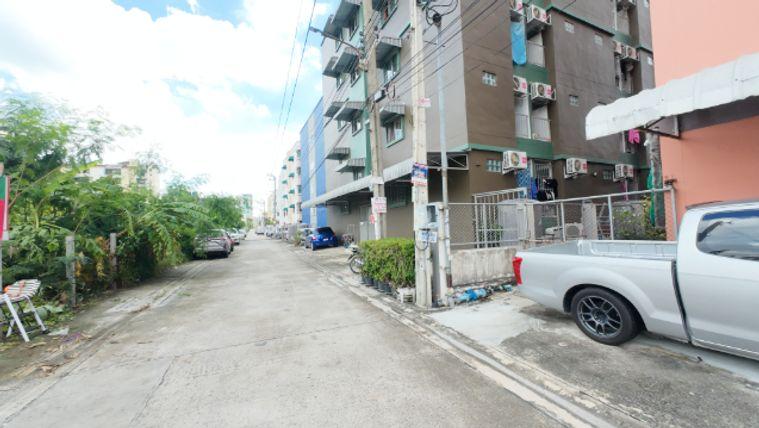 picture Beautiful corner plot of land in Ladprao 122. - 8/11
