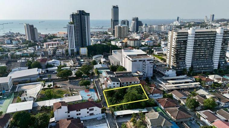 picture Beautiful land in Sriracha, near Sukhumvit Road, located in a community area, ready for development. - 3/12