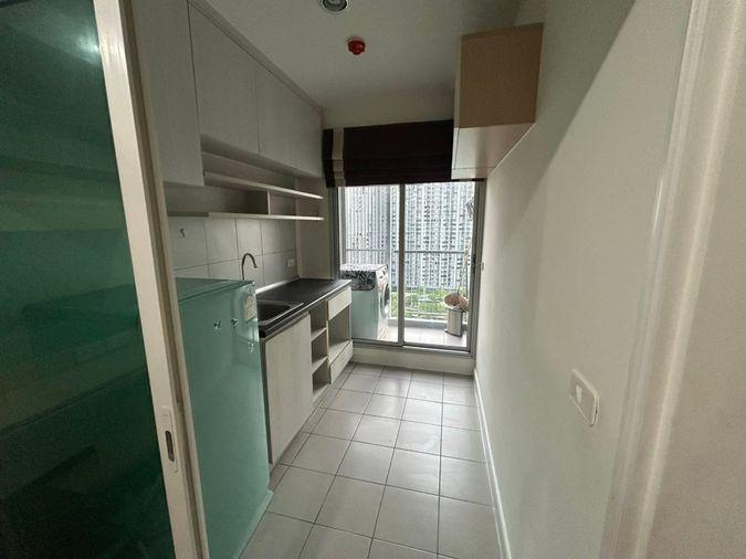 picture OMG1450  [ Aspire Sathorn - Tha Phra ]  Next to BTS Talat Phlu - for RENT 18-Jun-26 - 7/9