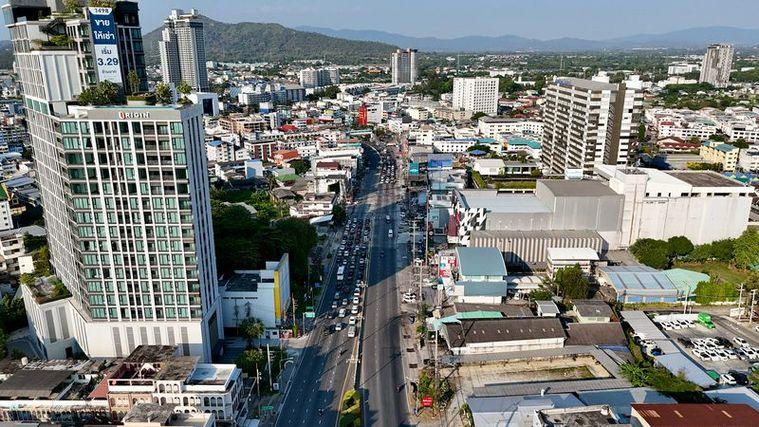 picture Beautiful land in Sriracha, near Sukhumvit Road, located in a community area, ready for development. - 10/12