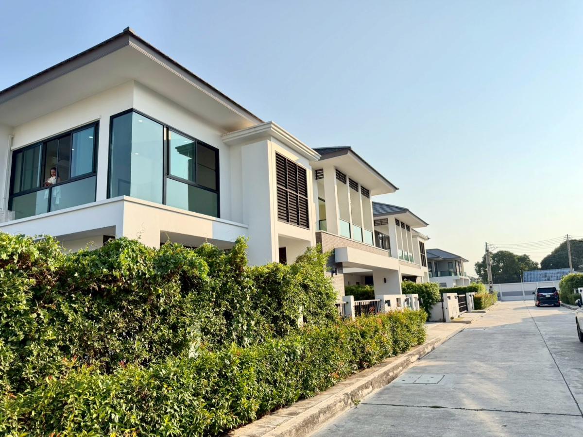 รูป  บ้านเดี่ยวหรู ทำเล Prime ใกล้ Central Chonburi เพียง 900 เมตร  ที่ดิน 125 ตร.วา  ✨ 4 ห้องนอน 3 ห้องน้ำ (ขยายใหญ่พิเศษ) - รูปที่ 2/24