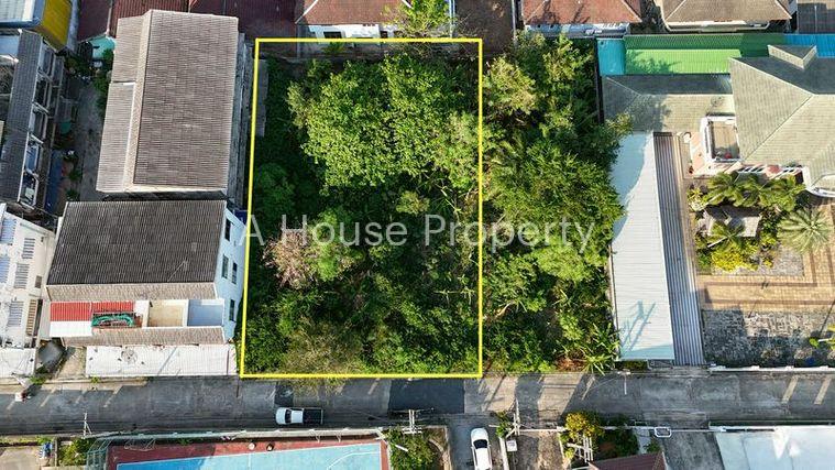 picture Beautiful land in Sriracha, near Sukhumvit Road, located in a community area, ready for development. - 1/12