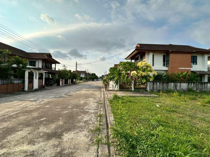 รูป ที่ดินสวย ในหมู่บ้านวิวไม้ 3 ศรีราชา พร้อมสร้างบ้าน - รูปที่ 14/15