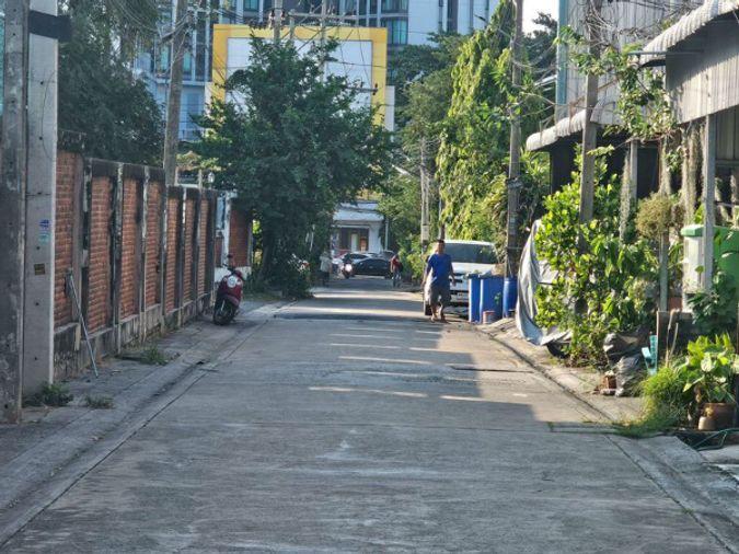 picture Beautiful land in Sriracha, near Sukhumvit Road, located in a community area, ready for development. - 12/12