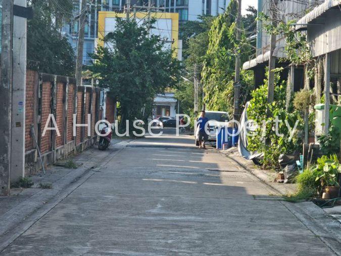 picture Beautiful land in Sriracha, near Sukhumvit Road, located in a community area, ready for development. - 12/12