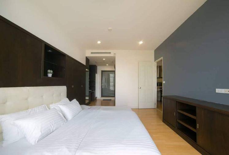 picture Condo for rent at Baan Sathorn Chaopraya. Beautiful view, including fireworks during festivals. - 8/10