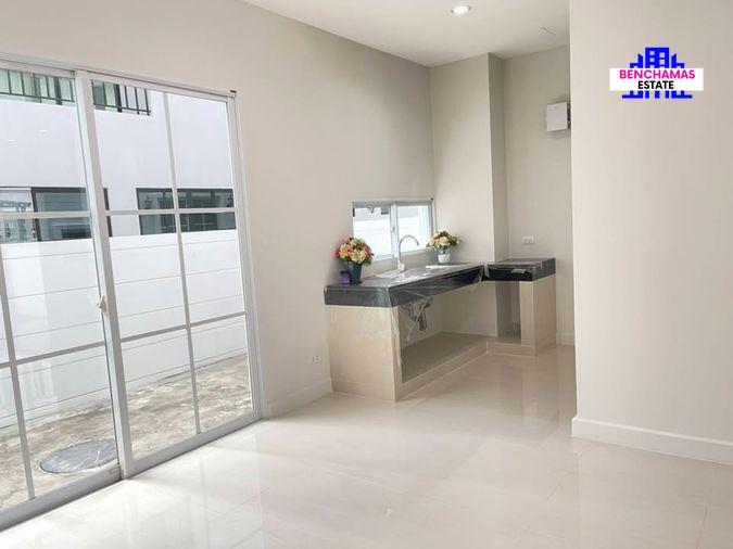 picture ðĨFor Sale The Preston Townhome Rama 9 â Srinakarin, rare corner unit, last unit available - 11/13