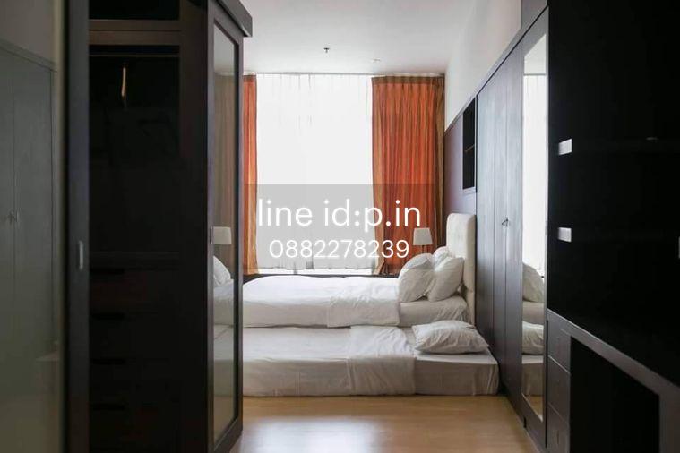 picture Condo for rent at Baan Sathorn Chaopraya. Beautiful view, including fireworks during festivals. - 7/10