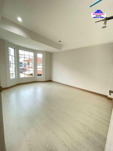 picture ðĨFor Sale The Preston Townhome Rama 9 â Srinakarin, rare corner unit, last unit available - 5/13