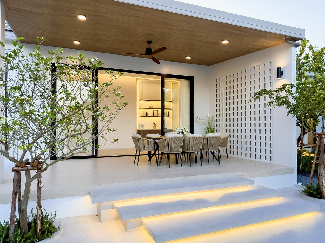 รูป Pool Villa for Sale East Pattaya Luxury 4 Bedroom High Ceiling - รูปที่ 12/16