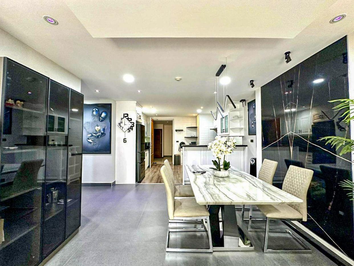 picture 2 Bedroom Condo for Sale at Regent Pratamnak Pattaya - 4/14