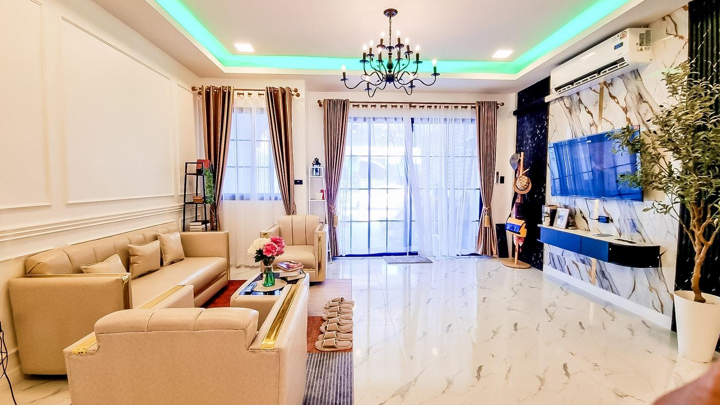 picture Townhome for Sale Central Pattaya Large Layout High Rental Yield - 2/12