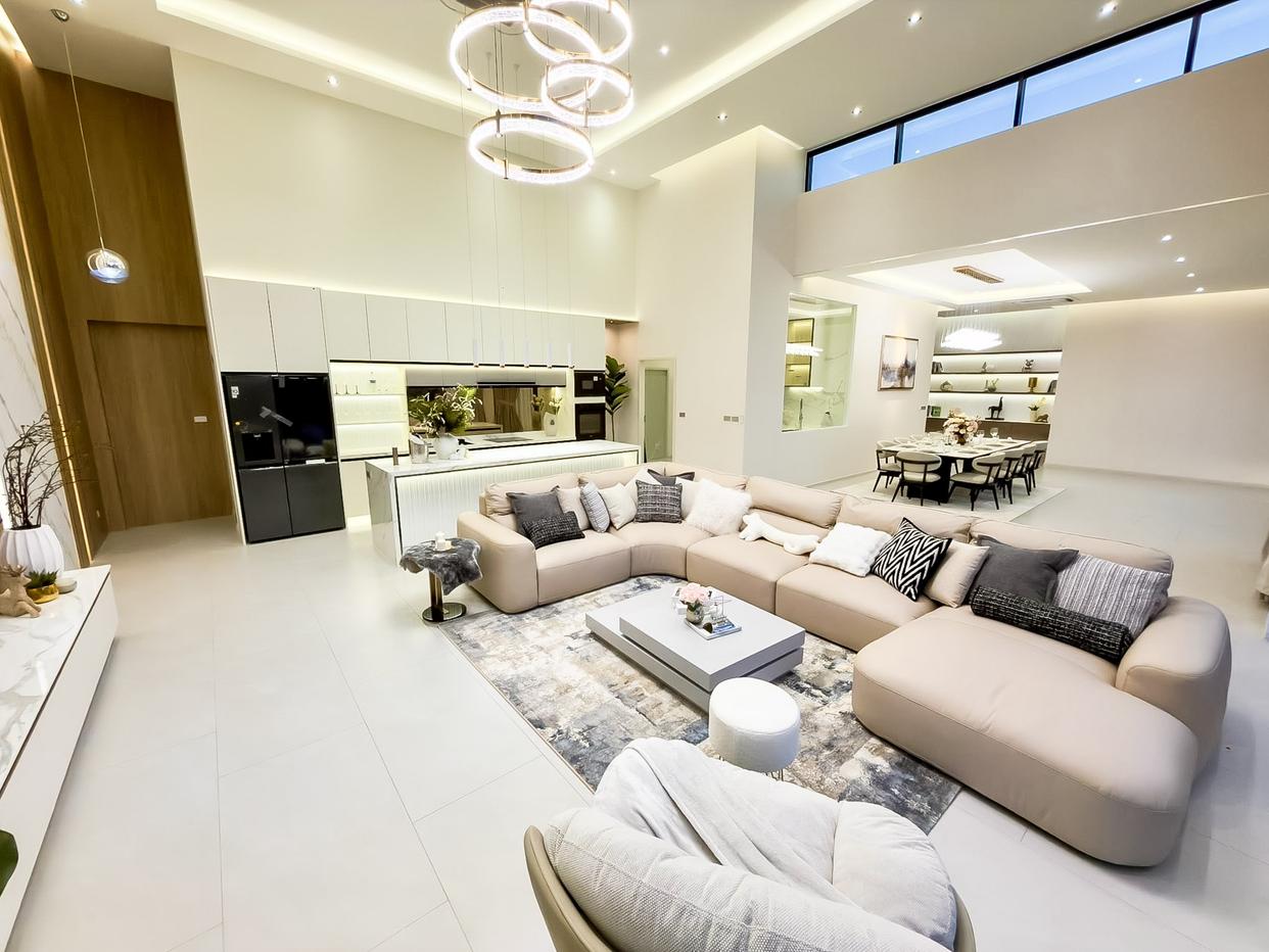 รูป Pool Villa for Sale East Pattaya Luxury 4 Bedroom High Ceiling - รูปที่ 3/16