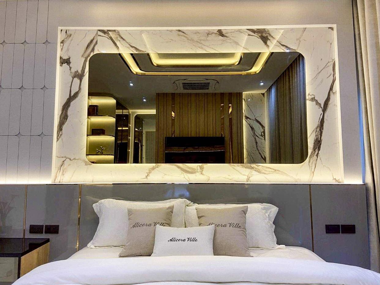 รูป 5 Bedroom Luxury House for Sale in East Pattaya - รูปที่ 10/16