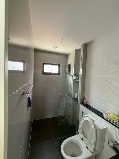 รูป ขาย บ้านแฝด ราคาถูกที่สุดในโครงการ Aura Luxe Ramkhamhaeng 94 ออรา ลักซ์ รามคำแหง 94 เฟอร์นิเจอร์ครบชุด ใกล้ MRT สายสีส้ม สถานีสัมมากร - รูปที่ 6/12