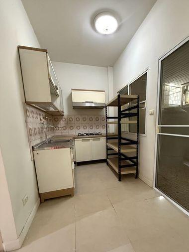รูป ขายทาวน์โฮม 3 ชั้น บ้านสวยสภาพดี หมู่บ้านปริญลักษณ์ เพชรเกษม 69 (Prinyaluck Phetkasem 69) อยู่ฟรีไม่ต้องจ่ายค่าส่วนกลาง! ใกล้รถไฟฟ้า MRT หลักสอง - รูปที่ 5/14