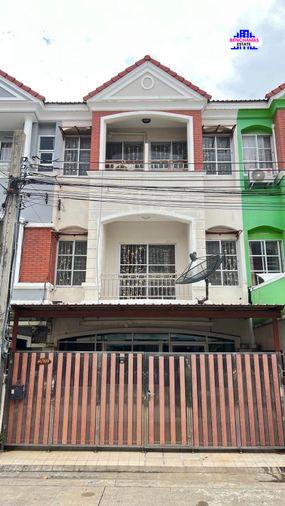 รูป ขายทาวน์โฮม 3 ชั้น สวยทำเลดี ติดถนนนวลจันทร์ Diamond Grand Ville (หมู่บ้านไดมอนด์แกรนด์วิลล์) ใกล้รถไฟฟ้าสายสีชมพู สถานี กม.6 - รูปที่ 1/22
