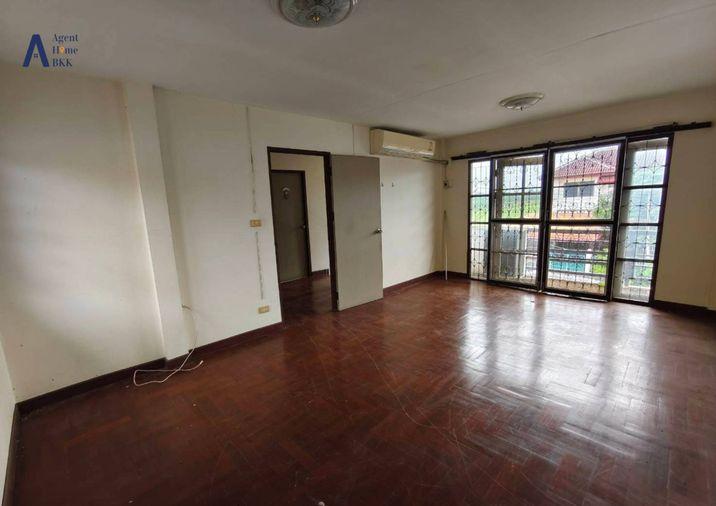 รูป ขายบ้านเดี่ยว Lake Garden Home ลาดกระบัง 2 ชั้น ทำเลดี ใกล้สนามบินสุวรรณภูมิ (Rt-01)  - รูปที่ 13/14