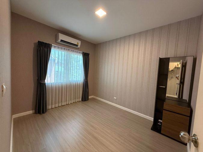 รูป ขายทาวน์โฮม 2 ชั้น สไตล์ Modern ราคาถูกที่สุดในโครงการ Siri Place Kalapapruek - Sathorn (สิริ เพลส กัลปพฤกษ์ – สาทร) ใกล้รถไฟฟ้าMRT บางแค - รูปที่ 25/31