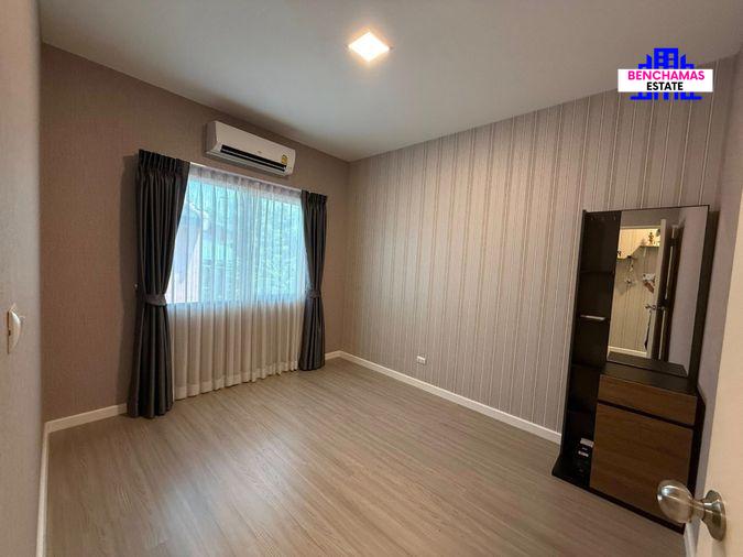 รูป ขายทาวน์โฮม 2 ชั้น สไตล์ Modern ราคาถูกที่สุดในโครงการ Siri Place Kalapapruek - Sathorn (สิริ เพลส กัลปพฤกษ์ – สาทร) ใกล้รถไฟฟ้าMRT บางแค - รูปที่ 25/31